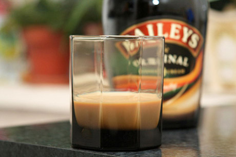 Baileys по восемь евро!