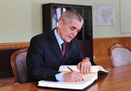 Лишить водку мандата