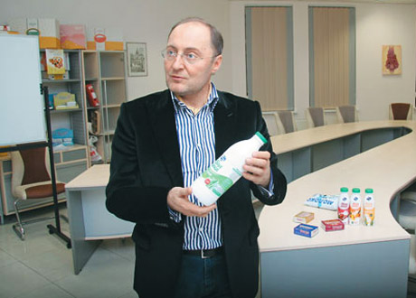 Молоко остается в стране