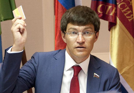 Мал ещё на чипсы глазеть