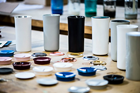 В комплекте с блюдцем